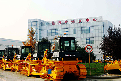 2009年，山推研發(fā)中心被國家人事部批準(zhǔn)設(shè)立博士后科研工作站，同年召開首屆科技創(chuàng)新大會(huì)。